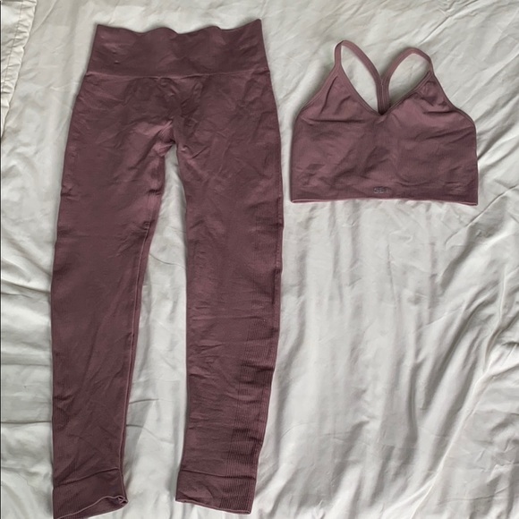 SET Active Pants - SET Active matching leggings and sports bra set